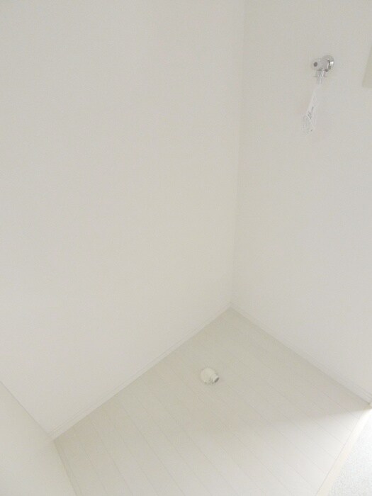 物件内観写真12　(洗濯機置場)