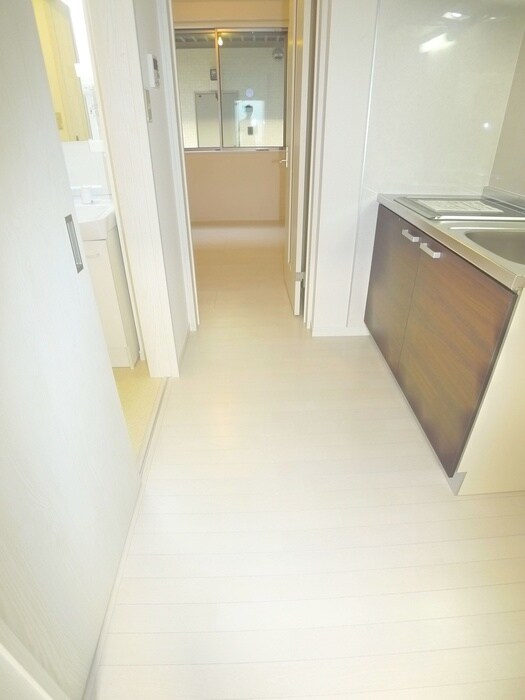 物件内観写真14　(廊下)