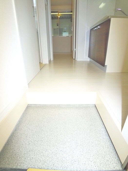 物件内観写真15　(玄関)