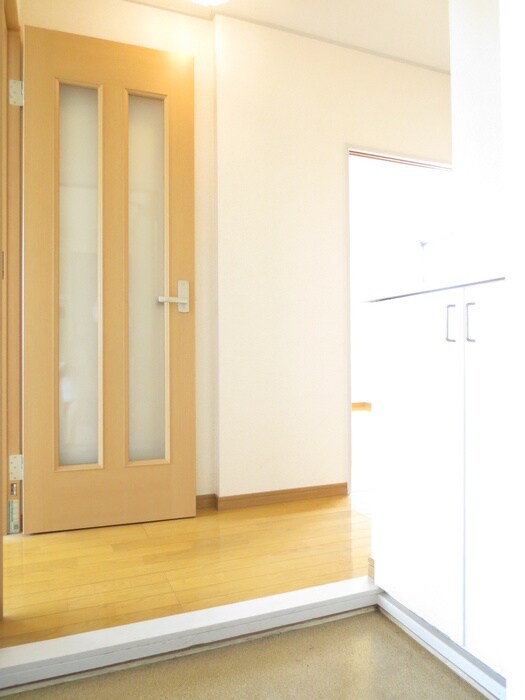 物件内観写真7　(玄関)