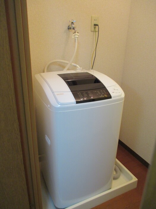 物件内観写真11　(洗濯機置場)