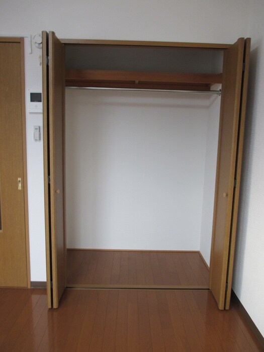 物件内観写真15　(収納)