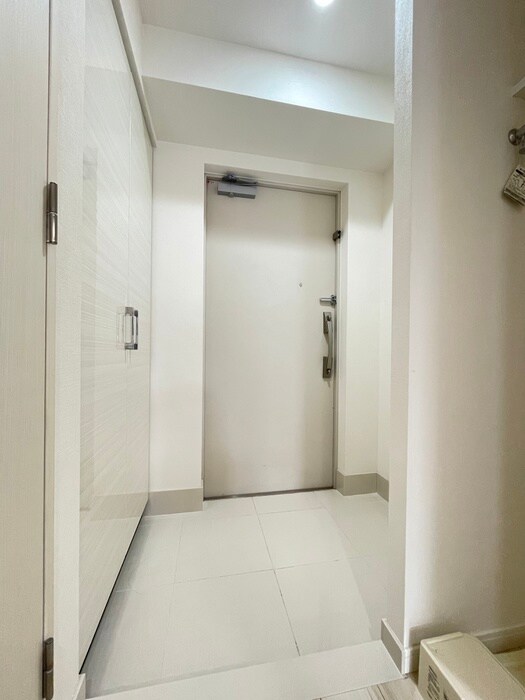 物件内観写真11　(玄関)