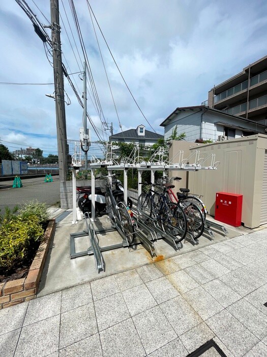物件外観写真5　(駐輪場)