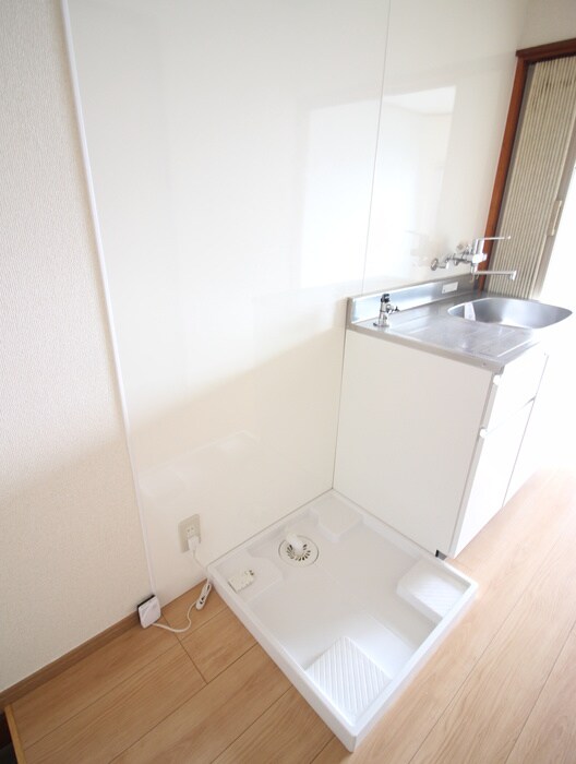 物件内観写真9　(洗濯機置場)