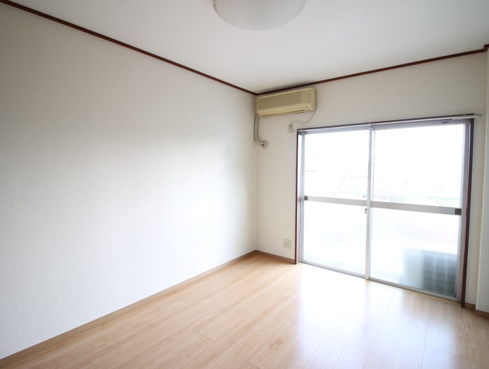 物件内観写真15　(居室)