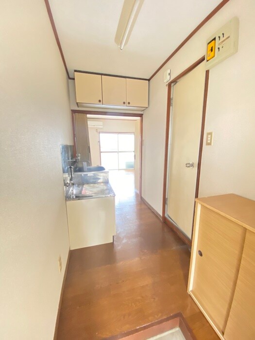 物件内観写真16　(玄関)