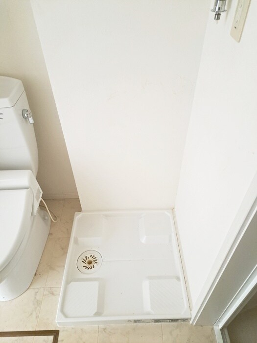 物件内観写真14　(洗濯機置場)