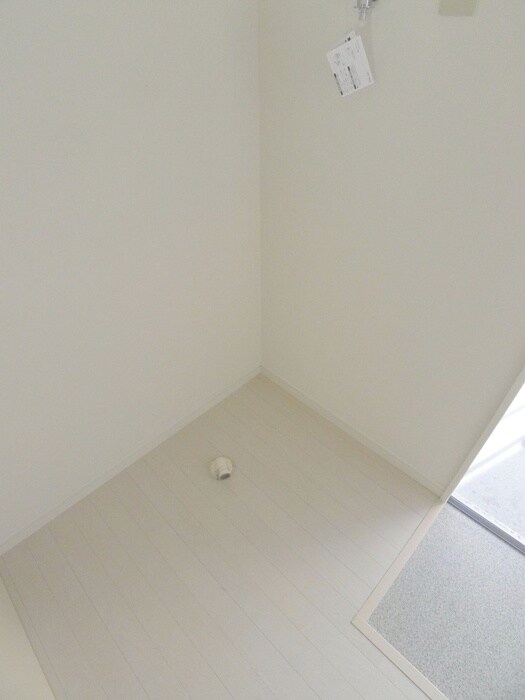 物件内観写真13　(洗濯機置場)