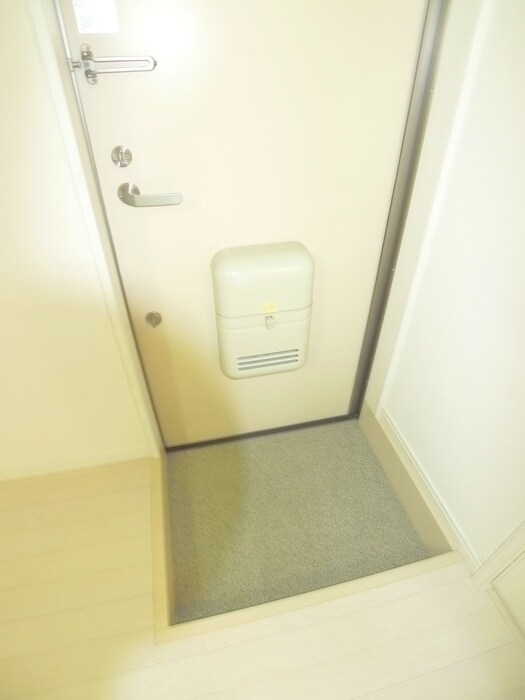 物件内観写真18　(玄関)