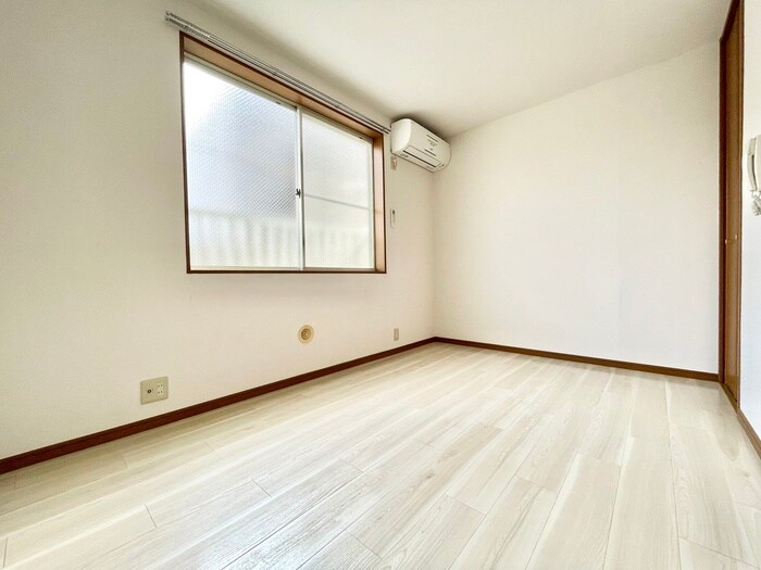 物件内観写真8　(居室)