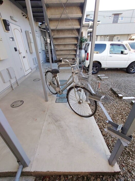 物件外観写真4　(駐輪場)