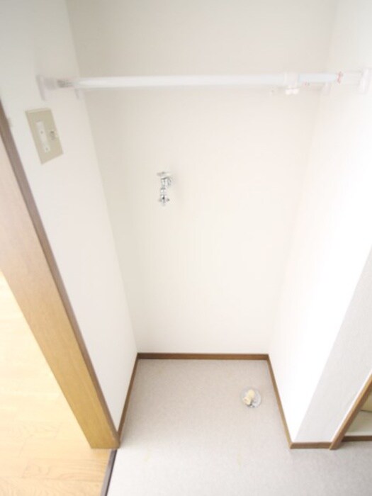 物件内観写真14　(洗濯機置場)