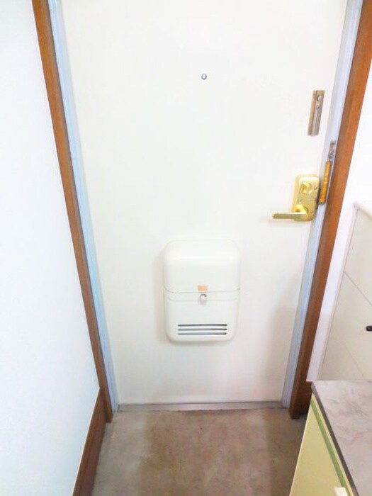 物件内観写真16　(玄関)