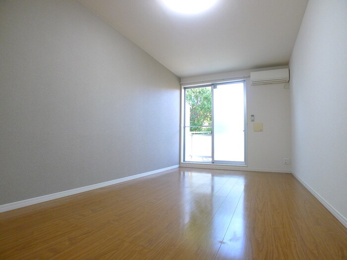 リブリ・ＪＯＹＭＡＫＵＨＡＲＩの居室