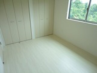 物件内観写真7　(室内からの展望)