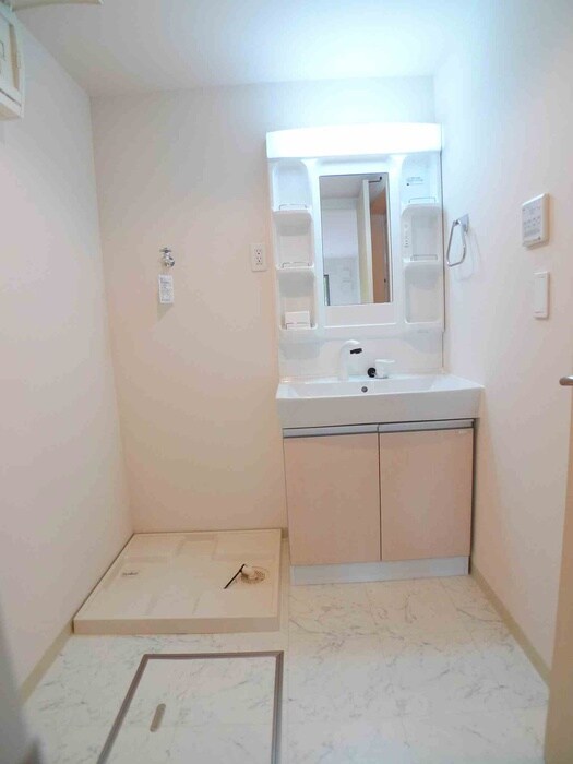 物件内観写真16　(洗濯機置場)