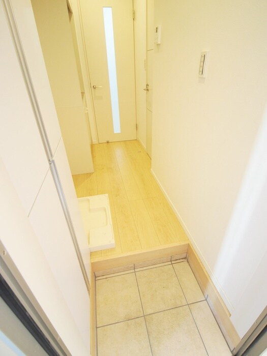 物件内観写真16　(玄関)