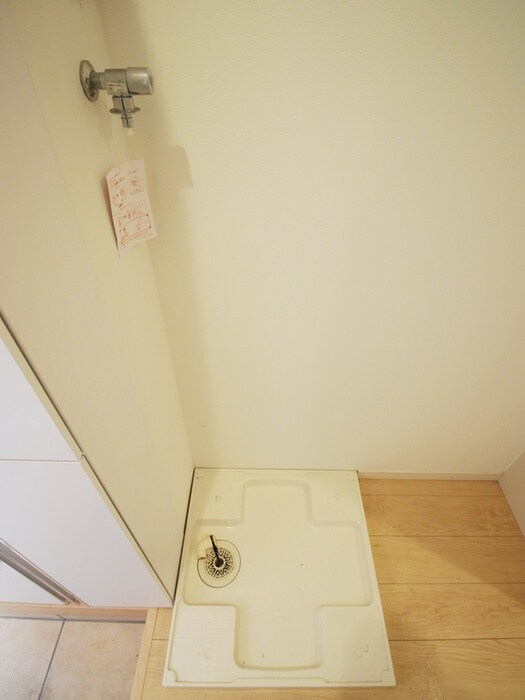 物件内観写真20　(洗濯機置場)