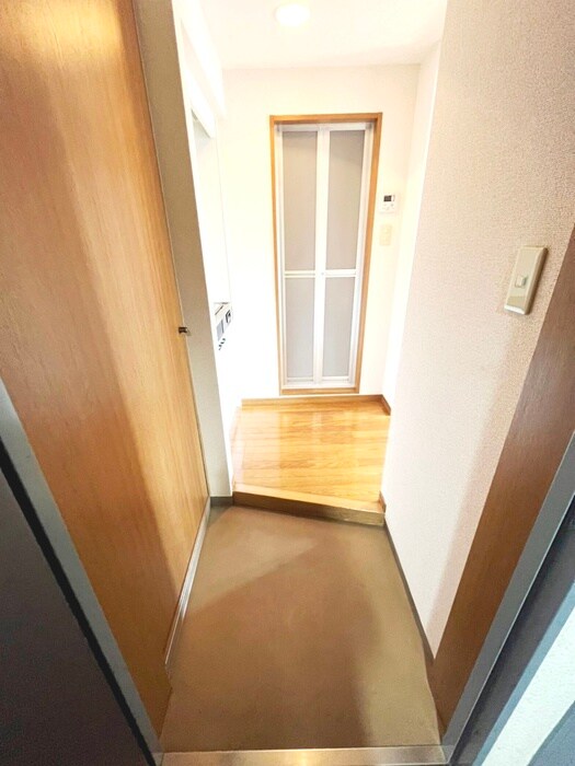 物件内観写真15　(玄関)