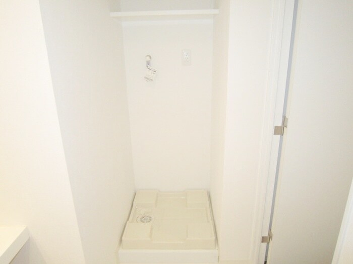 物件内観写真12　(洗濯機置場)