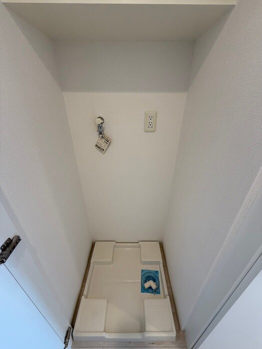 物件内観写真12　(洗濯機置場)