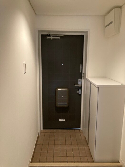物件内観写真7　(玄関)