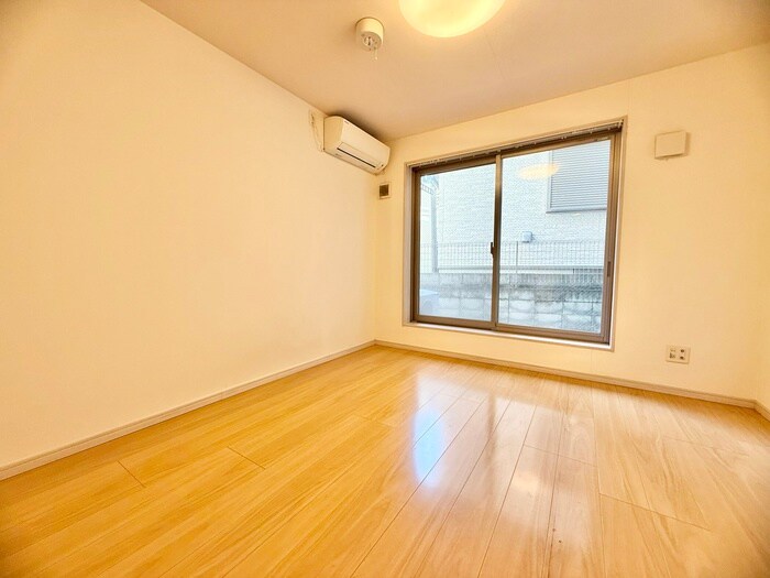 物件内観写真9　(居室)