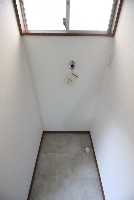 物件内観写真17　(洗濯機置場)