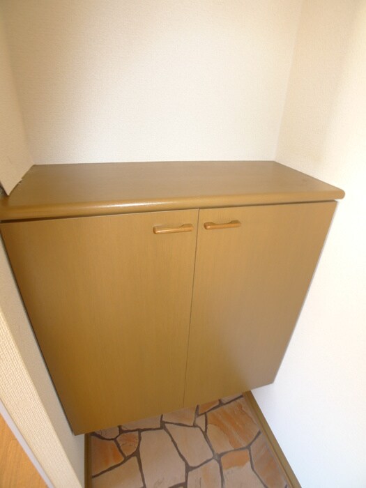 物件内観写真4　(靴箱)