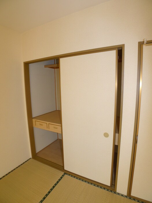 物件内観写真10　(収納)