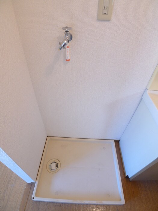 物件内観写真13　(洗濯機置場)