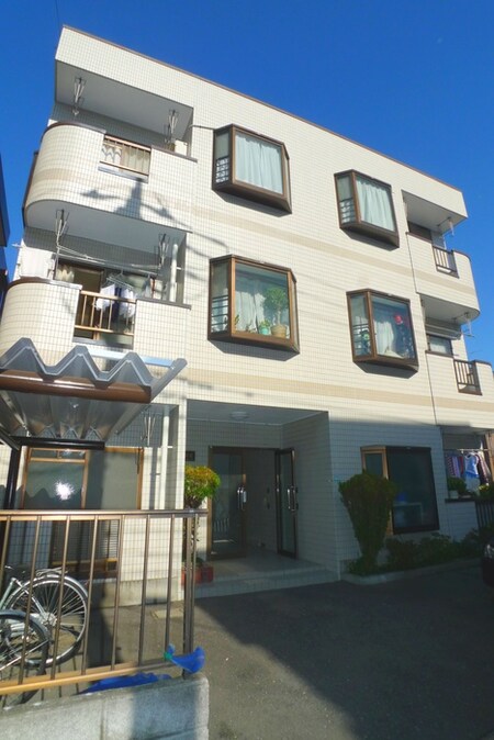 Ｌｉｖ早蕨　（１Ｆ　２Ｆ）外観写真