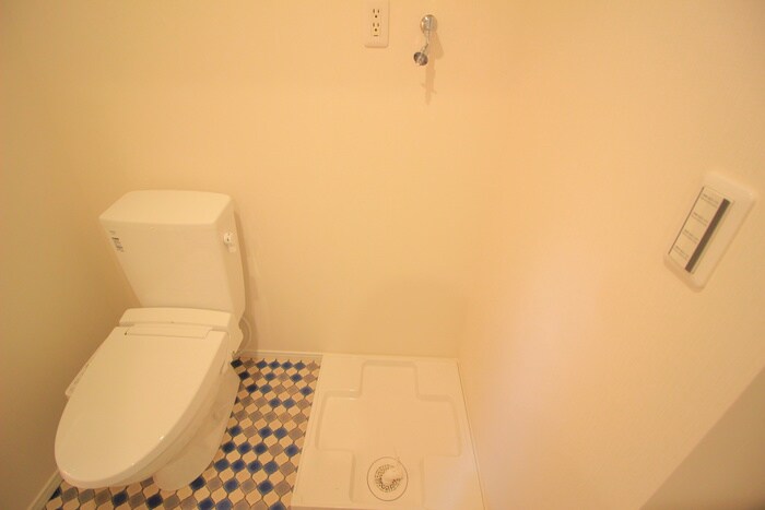 物件内観写真16　(洗濯機置場)