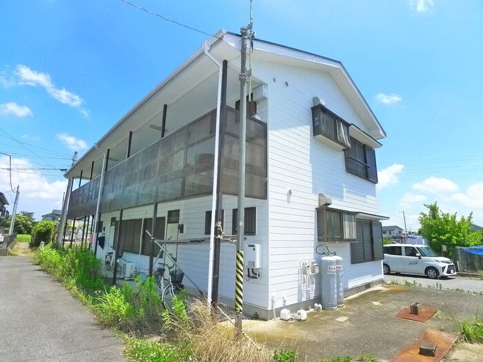 物件外観写真4　(エントランス部分)