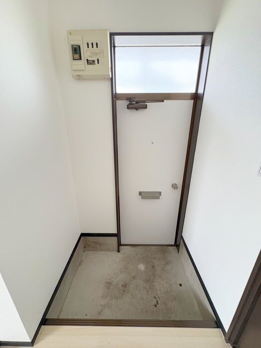 物件内観写真15　(玄関)