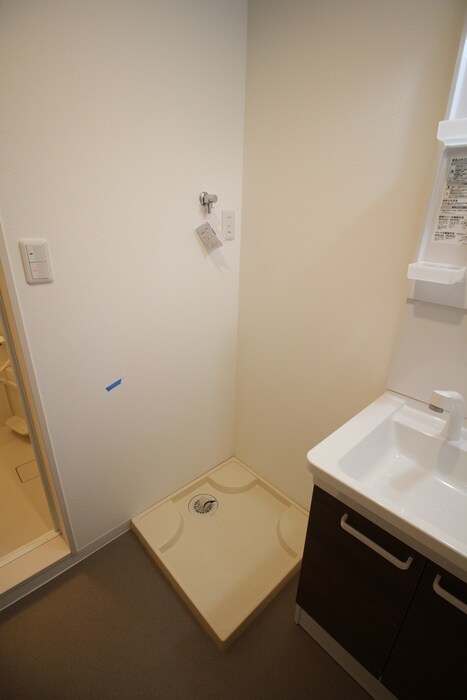 物件内観写真15　(洗濯機置場)