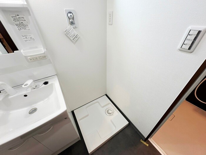 物件内観写真15　(洗濯機置場)