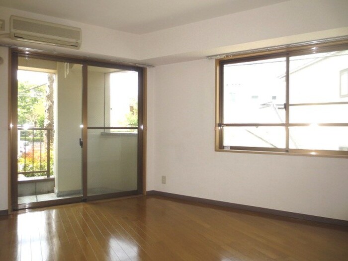 物件内観写真4　(居室)