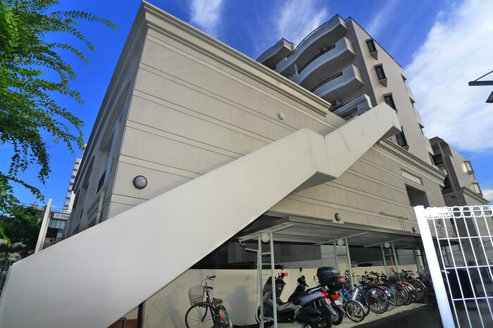 物件外観写真3　(駐輪場)