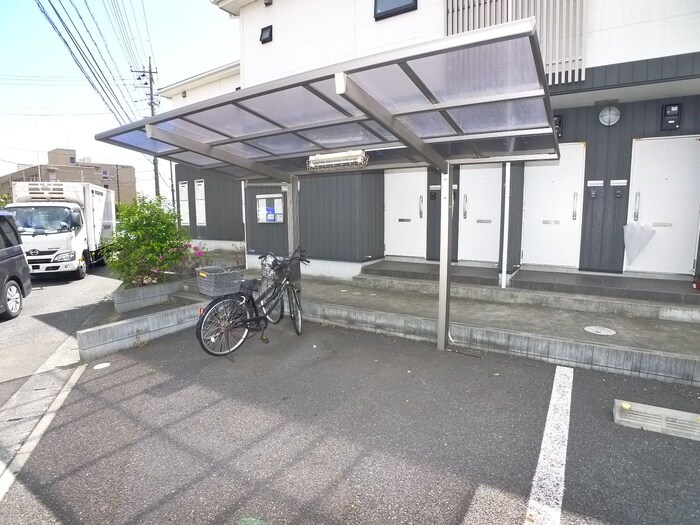 物件外観写真2　(駐輪場)