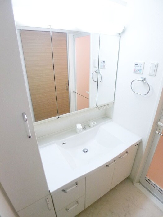 物件内観写真10　(洗面)