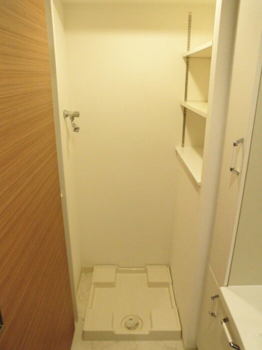 物件内観写真11　(洗濯機置場)