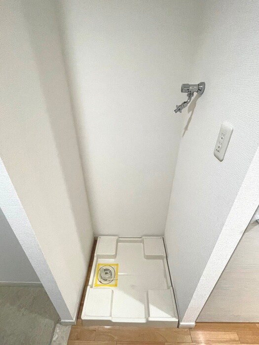 物件内観写真12　(洗濯機置場)