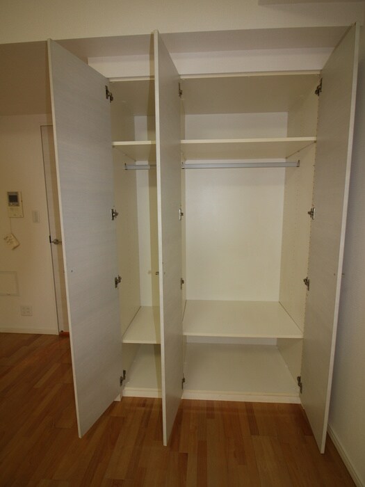 物件内観写真15　(収納)