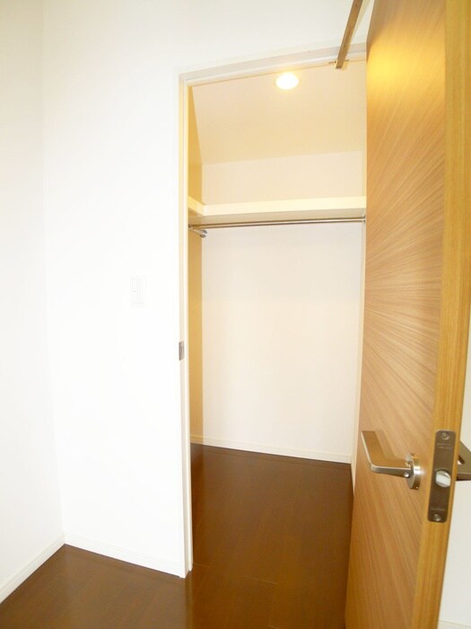 物件内観写真16　(収納)