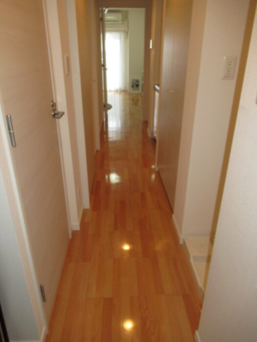 物件内観写真16　(廊下)