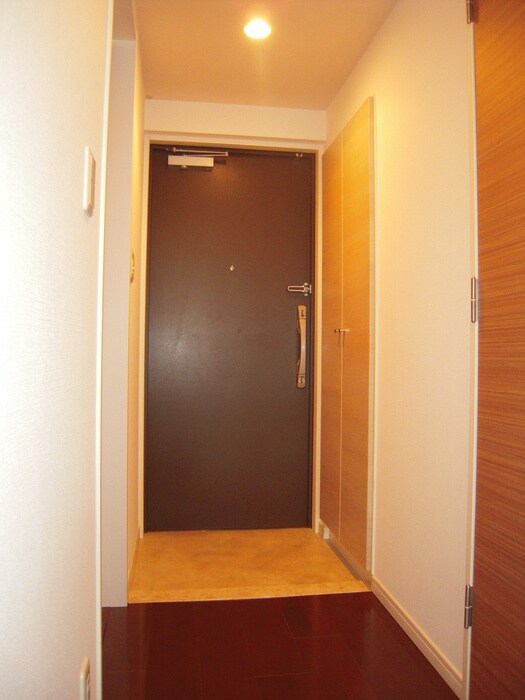物件内観写真19　(玄関)