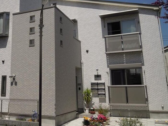 物件外観写真5　(エントランス部分)