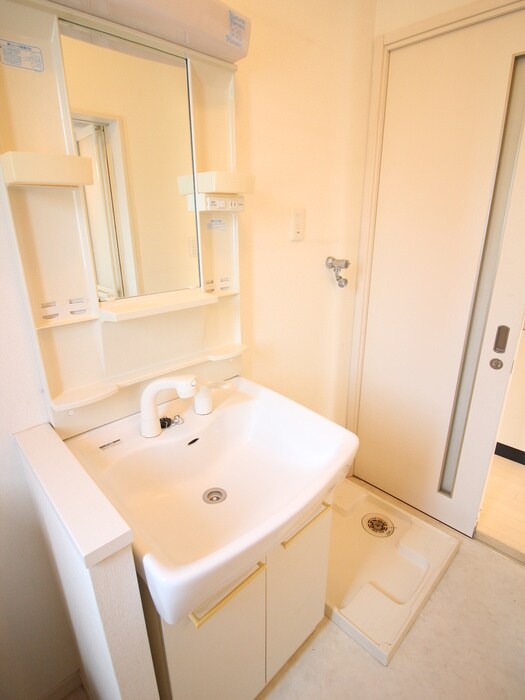 物件内観写真11　(洗濯機置場)